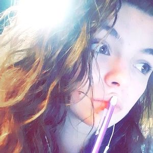 Meet your Posher, Natasha